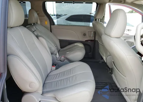 2014 Toyota Sienna Xle z USA, uszkodzony, nr VIN 5TDYK3DC8ES479503